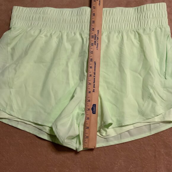 NWT Avia Women's Running Shorts Size 2XL Lime Green W/Bike Liner Side Zip Pocket - Picture 3 of 6